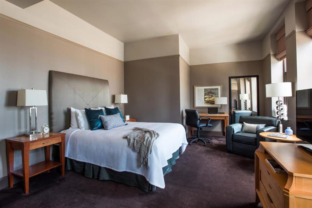 Magnolia Hotel Dallas Downtown